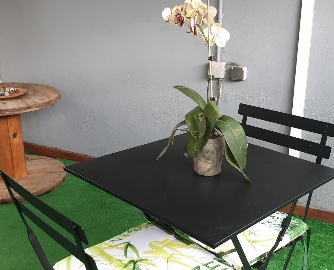 T1 Bis Chez Les Saintanoise Villa Sainte Anne Ngoại thất bức ảnh